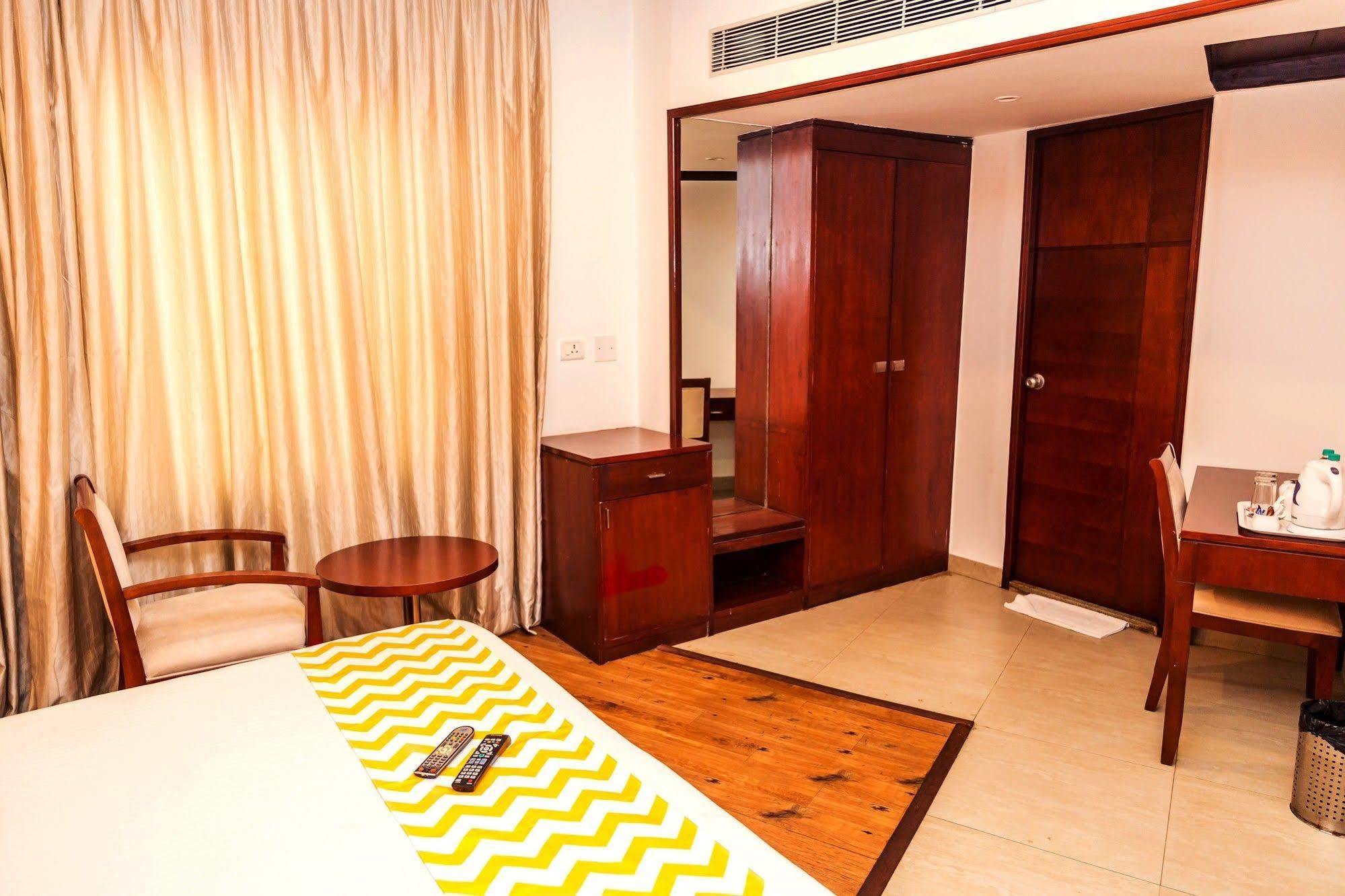 Lotus Park Hotel Bangalore Exterior foto