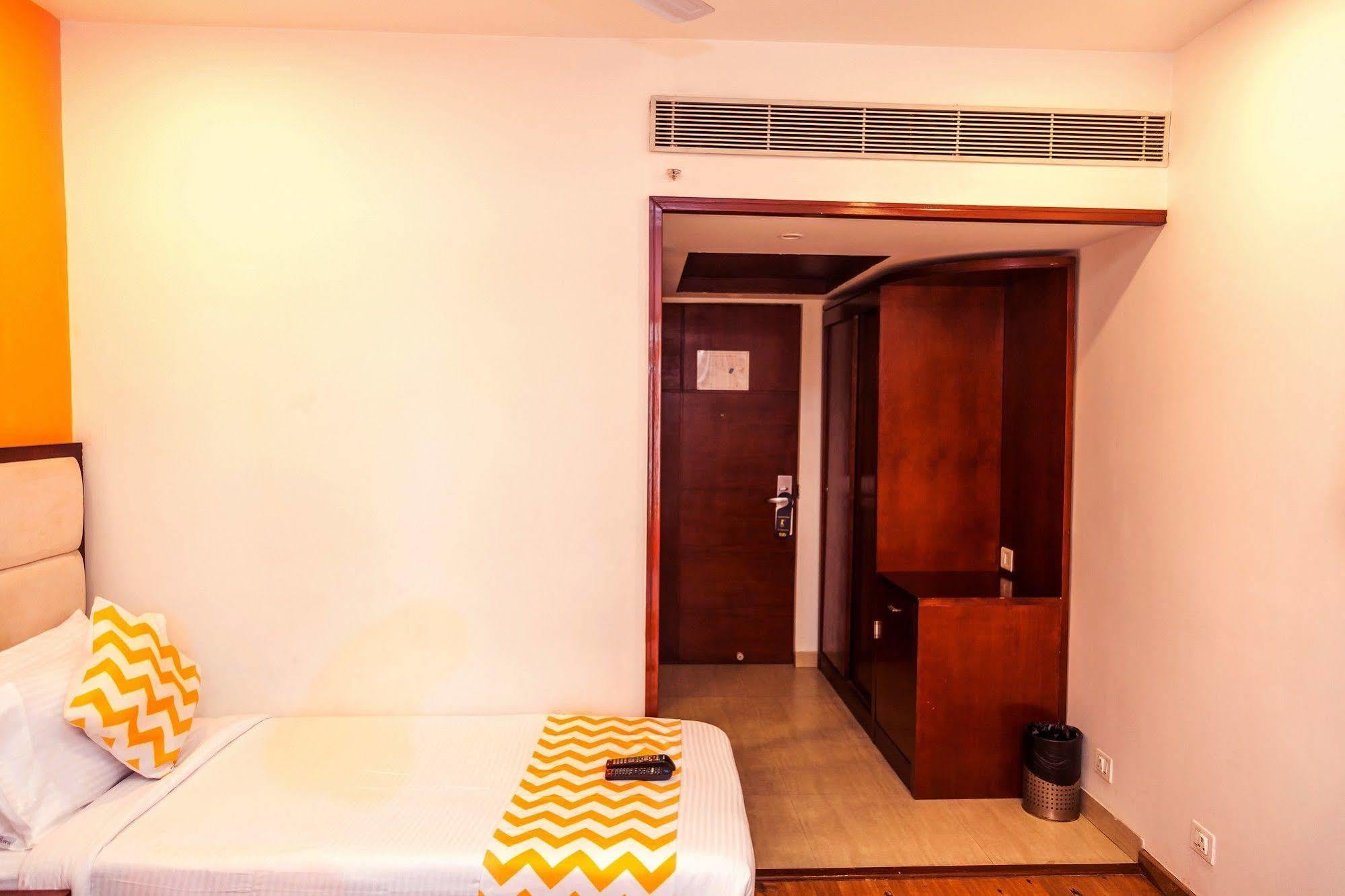 Lotus Park Hotel Bangalore Exterior foto