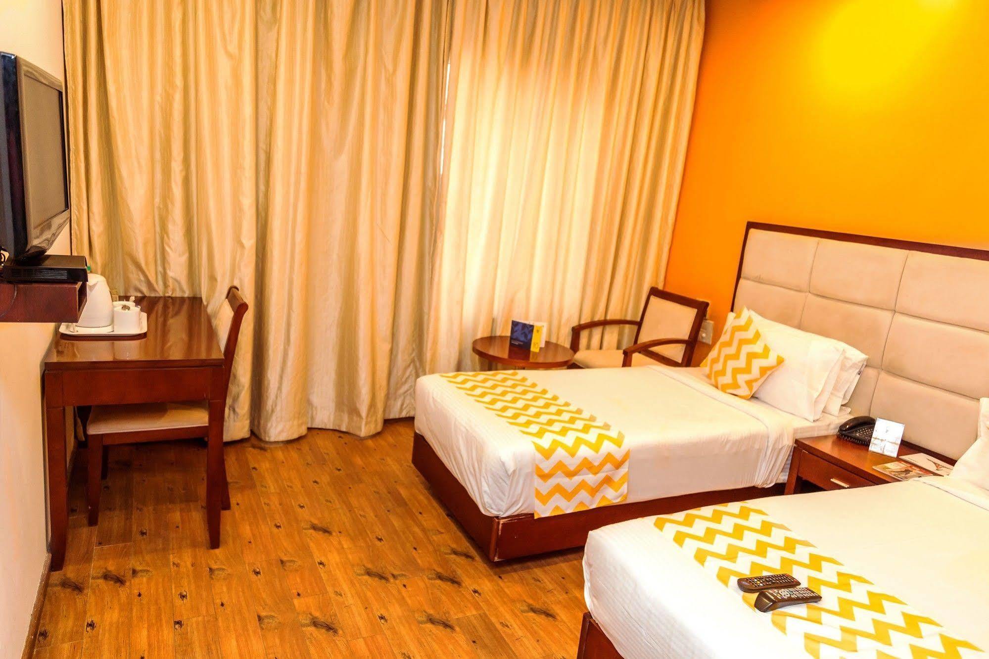 Lotus Park Hotel Bangalore Exterior foto